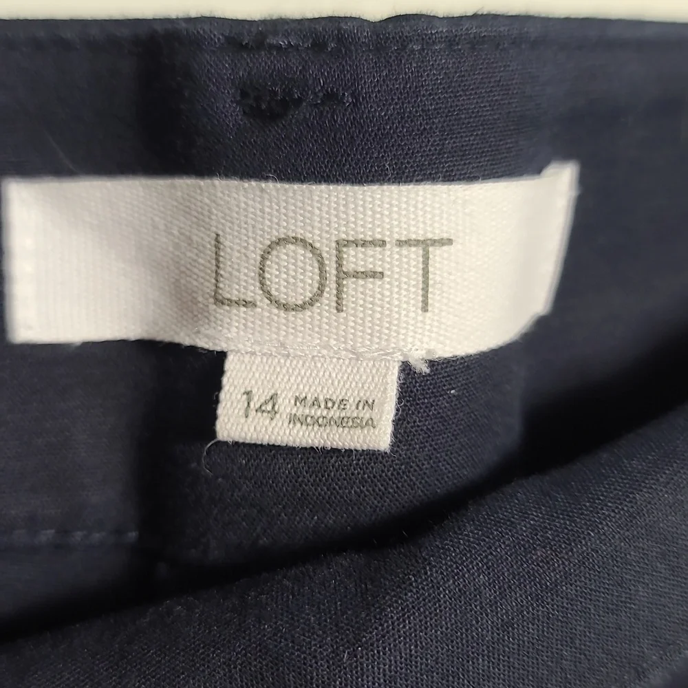 LOFT The Riviera Slim Cropped Pant in Navy Blue Size 14 - Picture 2 of 14